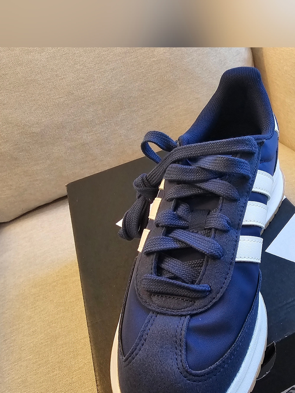 NWT Adidas Kids Run 70's 2.0- Navy/White- Size 5.5 - Picture 2 of 3
